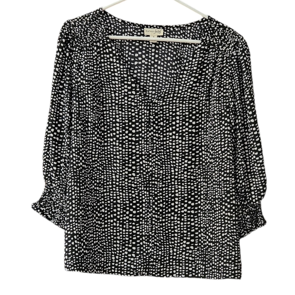 Maison Jules Women's V- Neck Blouse Size 1X Black White 3/4 Sleeves Shirring